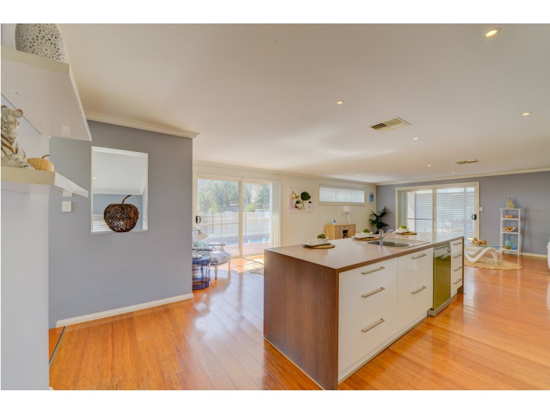 13 Woodside Road, Tamworth NSW 2340