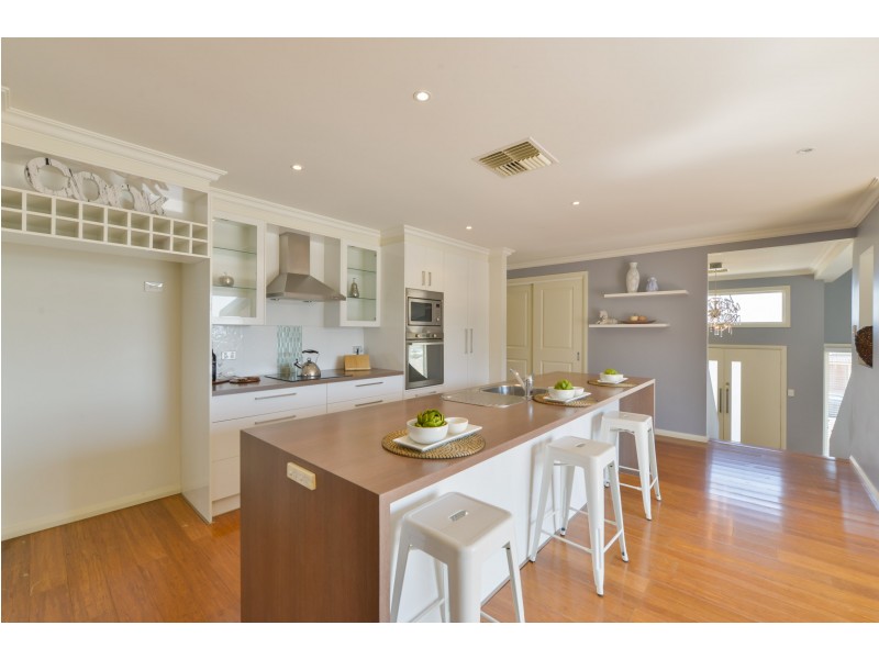 13 Woodside Road, Tamworth NSW 2340