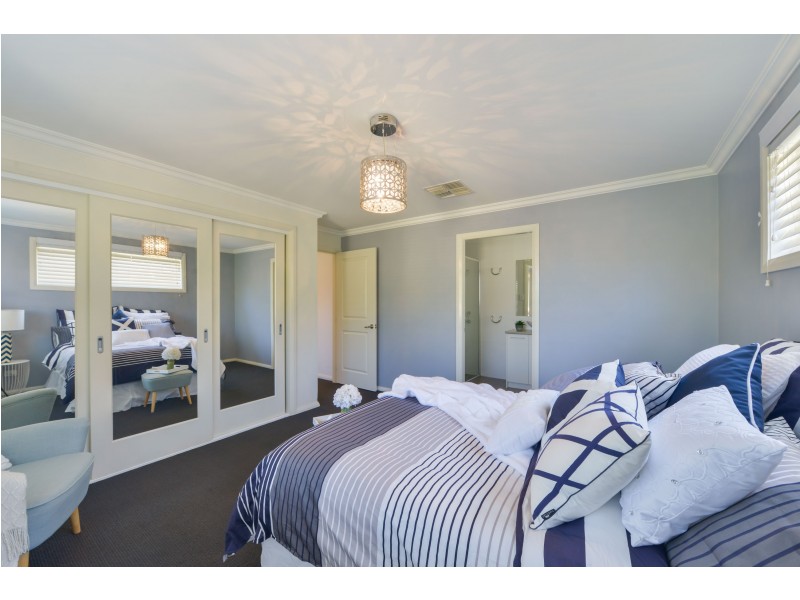 13 Woodside Road, Tamworth NSW 2340