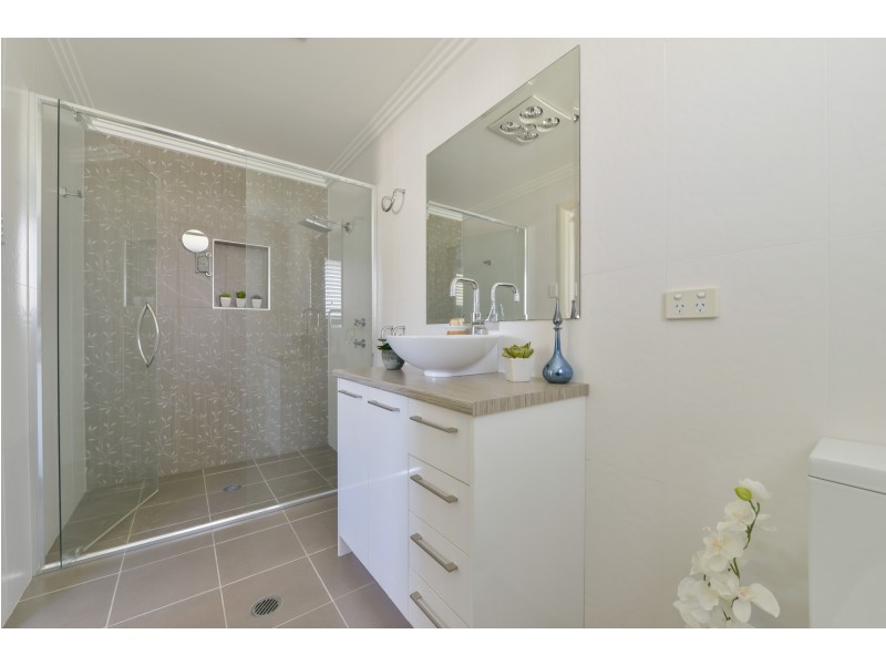 13 Woodside Road, Tamworth NSW 2340