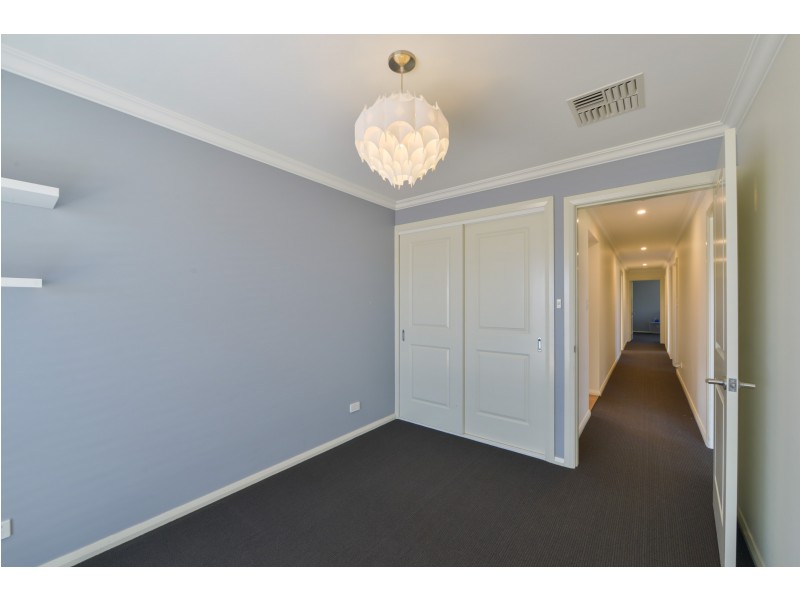 13 Woodside Road, Tamworth NSW 2340