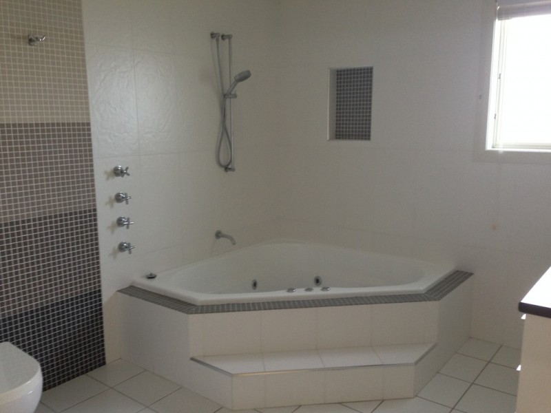 13 Woodside Road, Tamworth NSW 2340