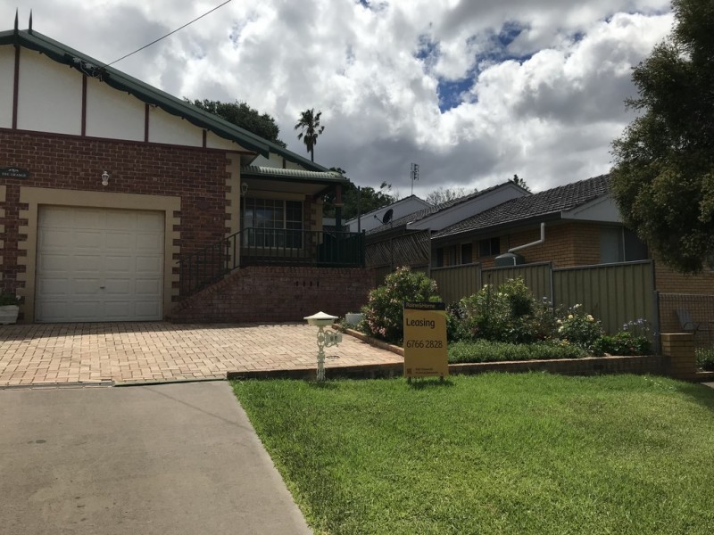 8B Dowell Avenue, Tamworth NSW 2340
