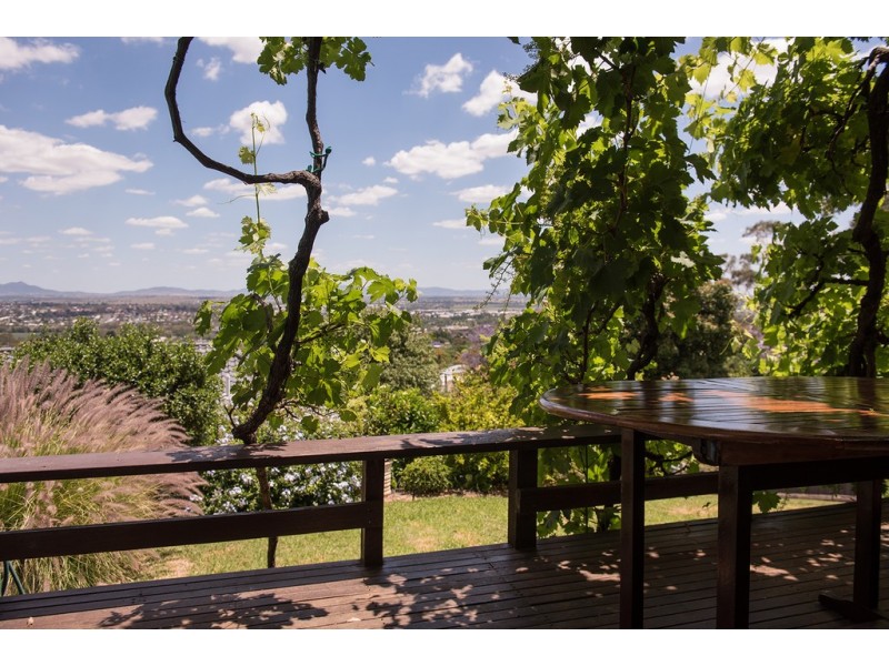 13 Warramunga Avenue, Tamworth NSW 2340