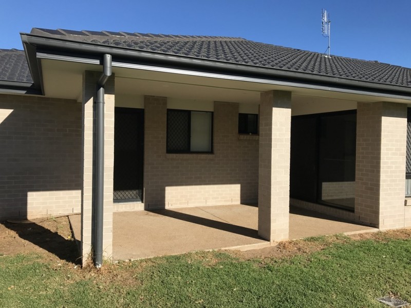 14 Regal Park Drive, Tamworth NSW 2340