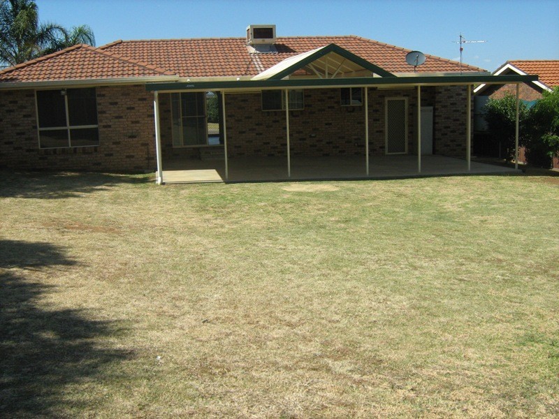 2 Heron Road, Tamworth NSW 2340