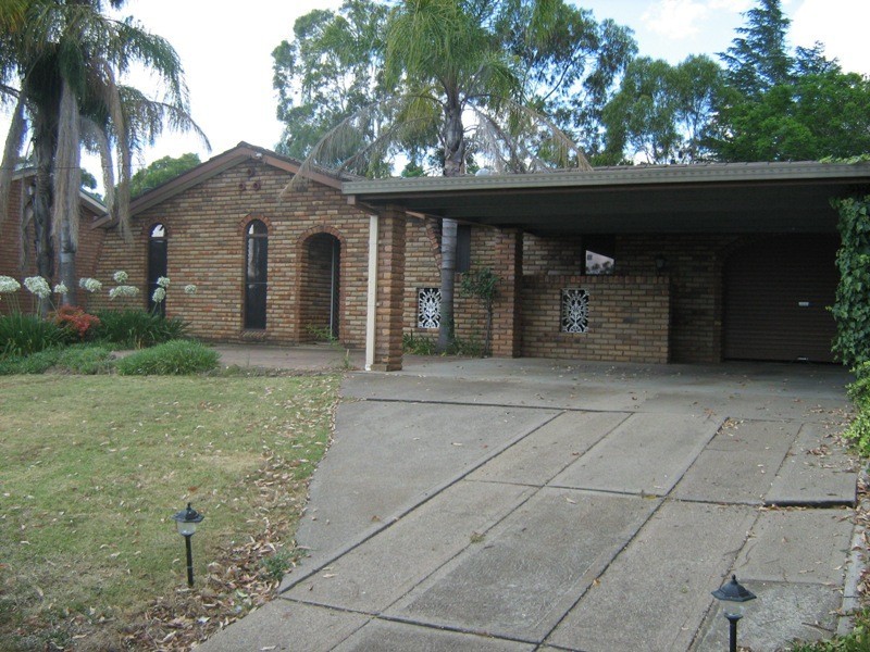 6 Salo Crescent, Tamworth NSW 2340