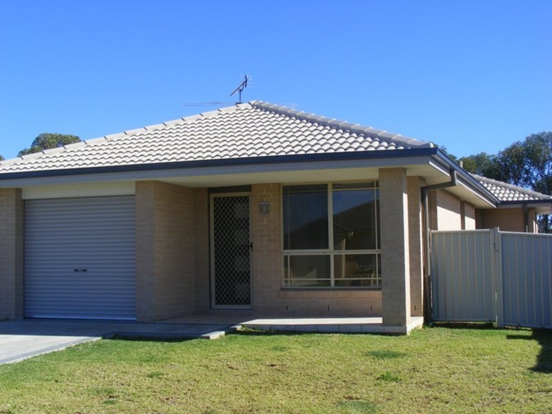 33 CUNNINGHAM STREET, Tamworth NSW 2340