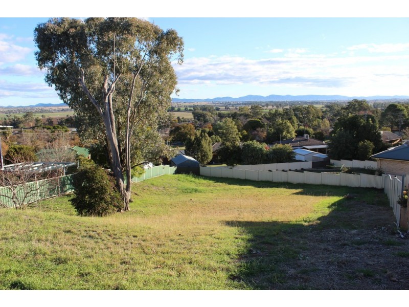 27 Woodbry Crescent, Tamworth NSW 2340