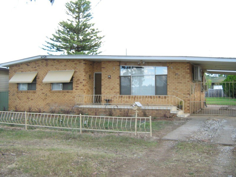 79 Robert Street, Tamworth NSW 2340