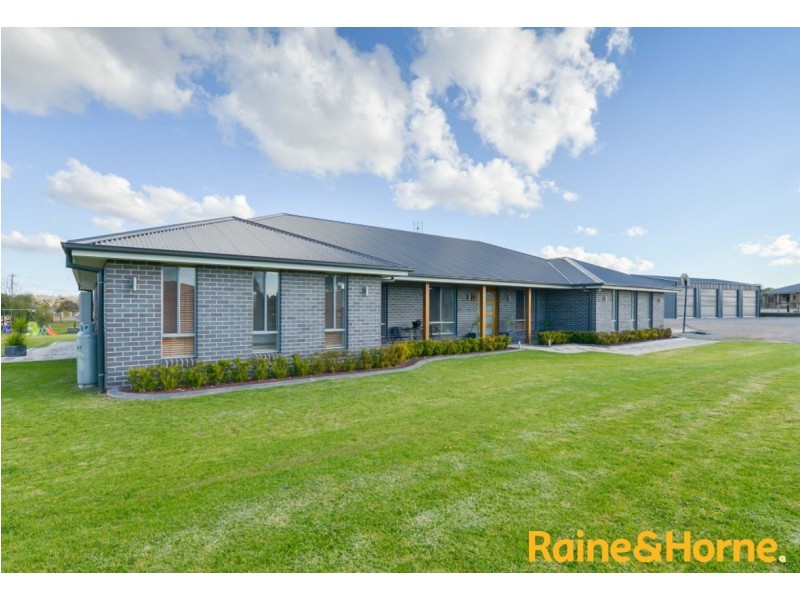 1 Garrison Court, Tamworth NSW 2340