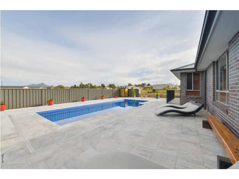 1 Garrison Court, Tamworth NSW 2340
