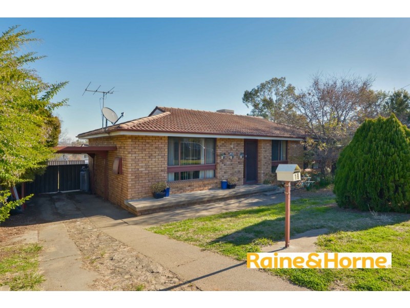 18 FISHER ROAD, Tamworth NSW 2340