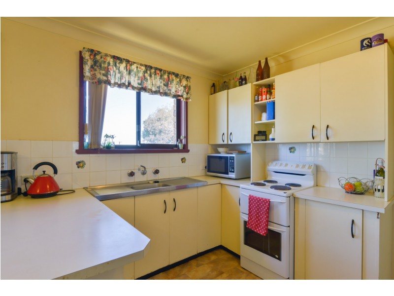 18 FISHER ROAD, Tamworth NSW 2340