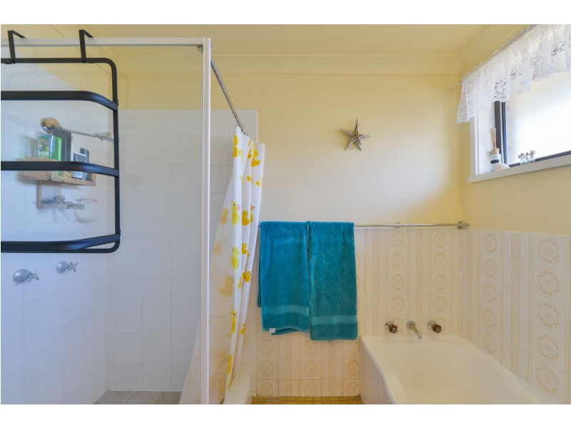 18 FISHER ROAD, Tamworth NSW 2340