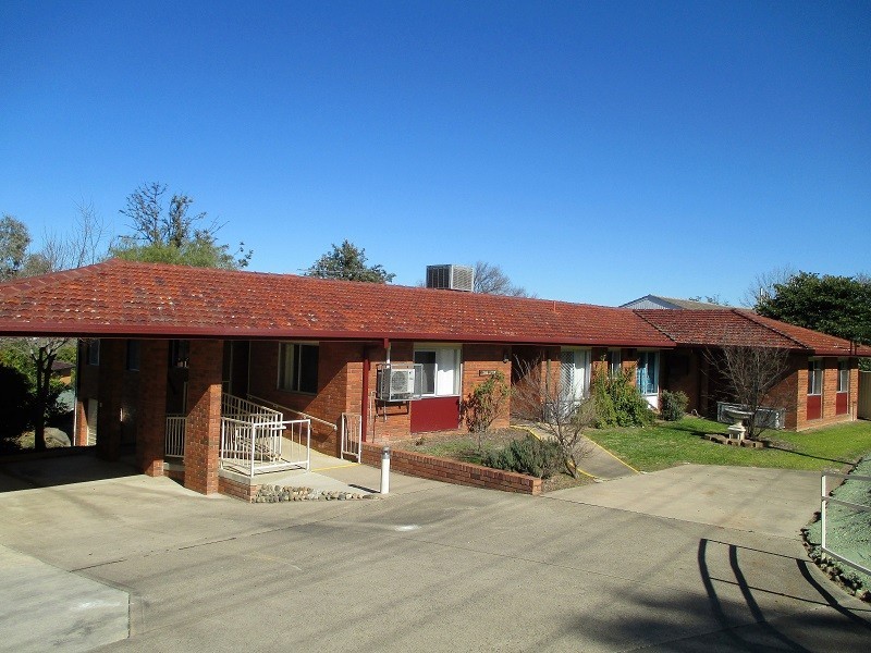 43 Johnston Street, Tamworth NSW 2340