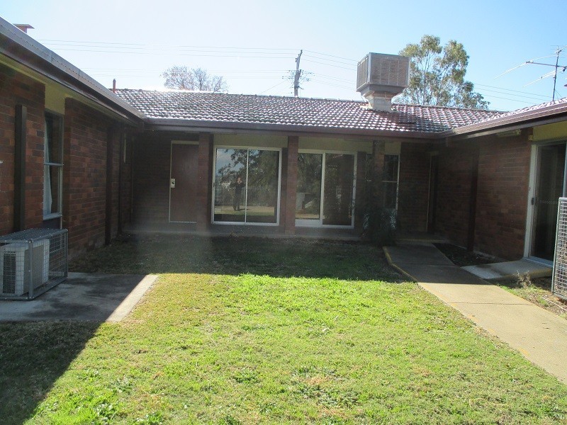 43 Johnston Street, Tamworth NSW 2340