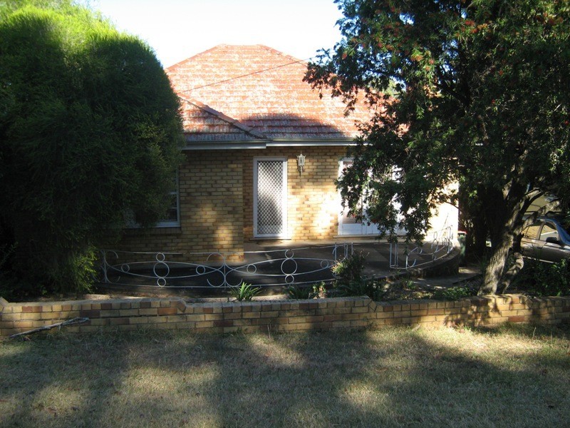 143 Upper Street, Tamworth NSW 2340