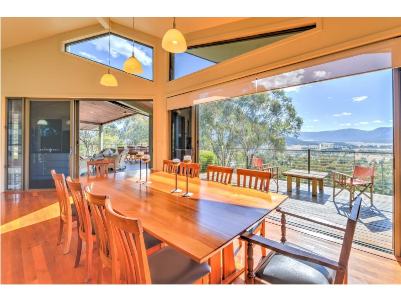 137 Catherine Way, Tamworth NSW 2340