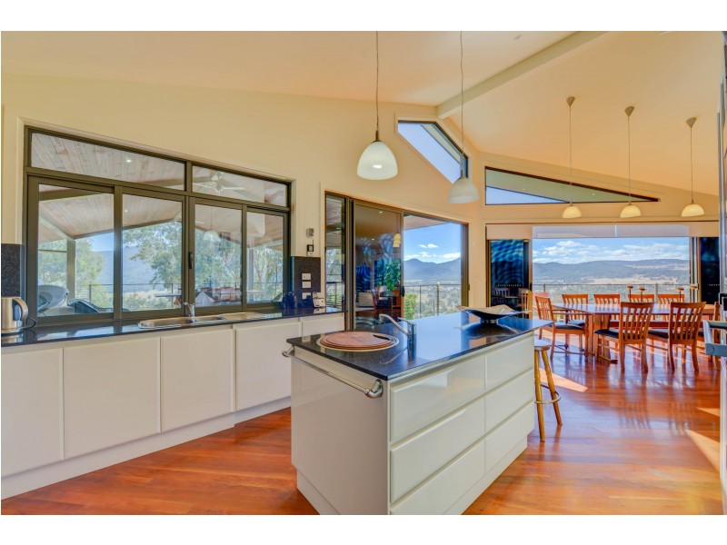 137 Catherine Way, Tamworth NSW 2340