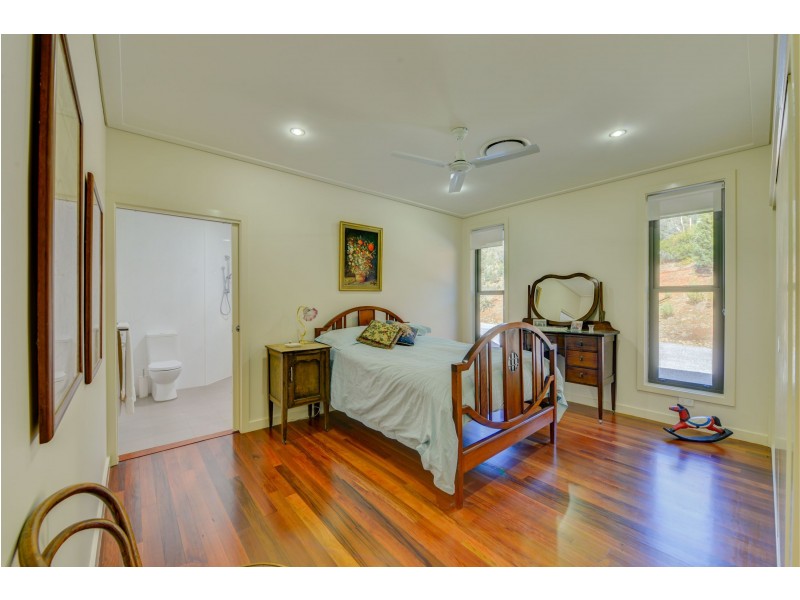 137 Catherine Way, Tamworth NSW 2340