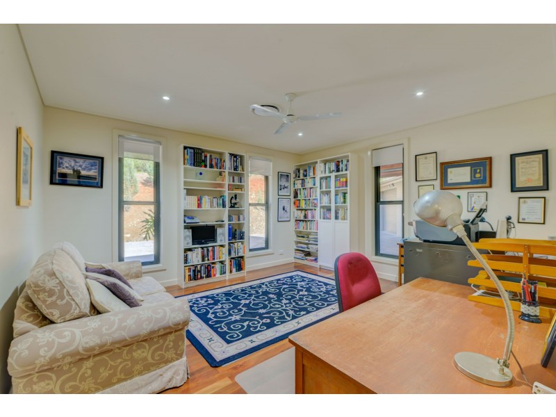 137 Catherine Way, Tamworth NSW 2340