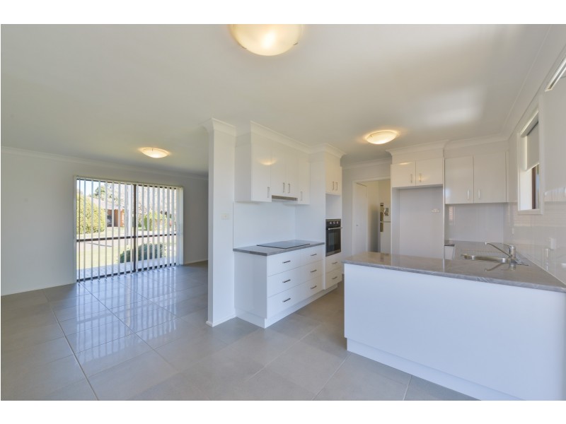 24 Warren Street, Tamworth NSW 2340