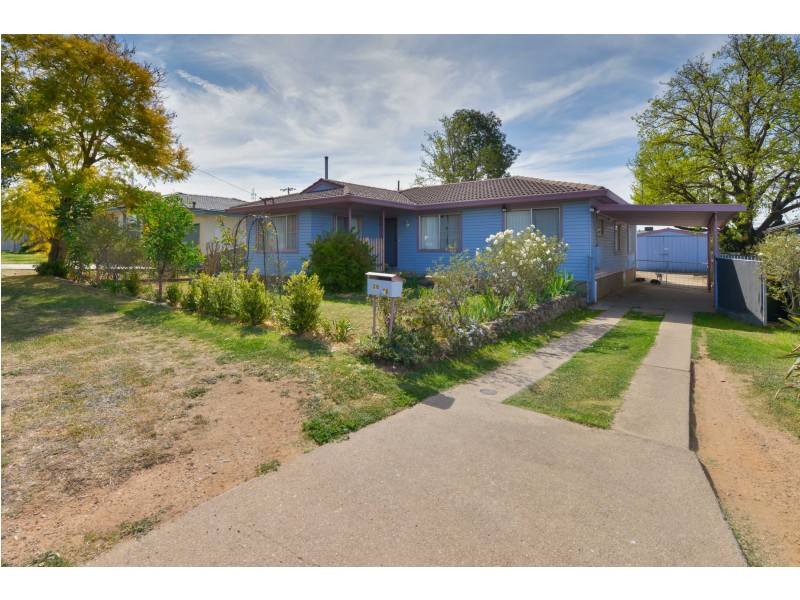 26 Kyooma Street, Tamworth NSW 2340