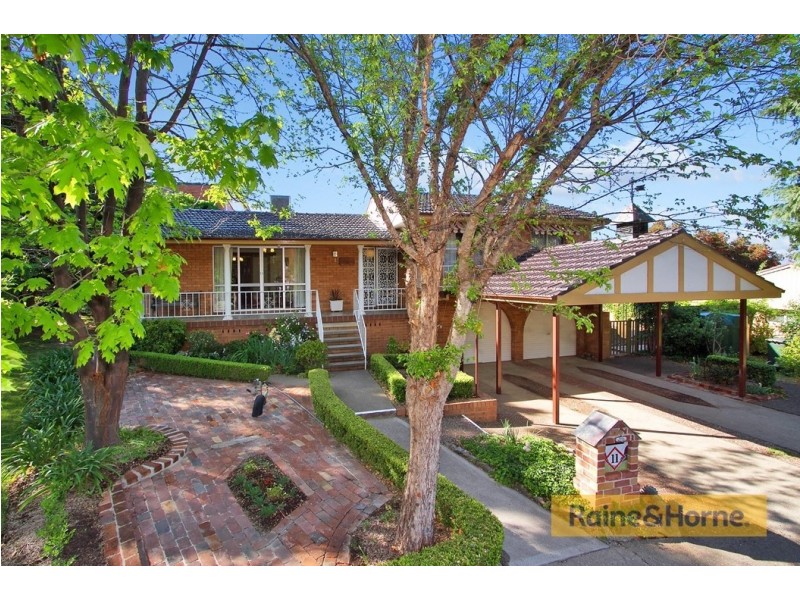 11 Wade Ave, Tamworth NSW 2340