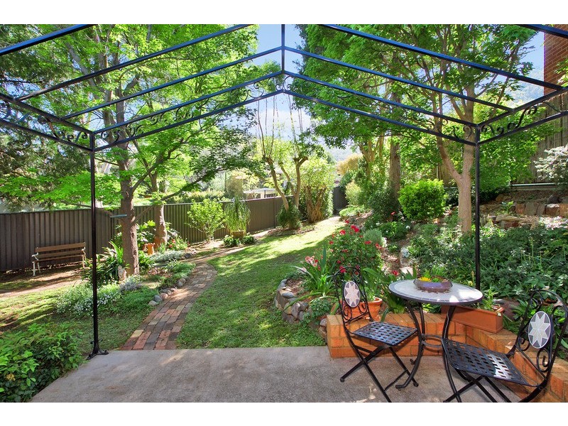 11 Wade Ave, Tamworth NSW 2340