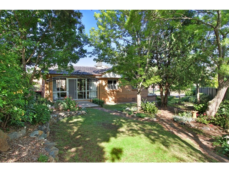 11 Wade Ave, Tamworth NSW 2340