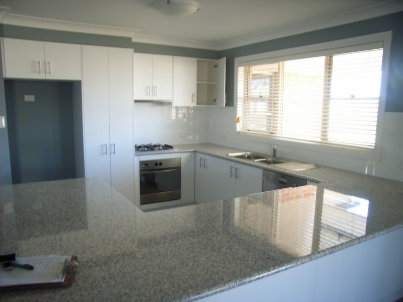 2/87  Grant Street, Tamworth NSW 2340