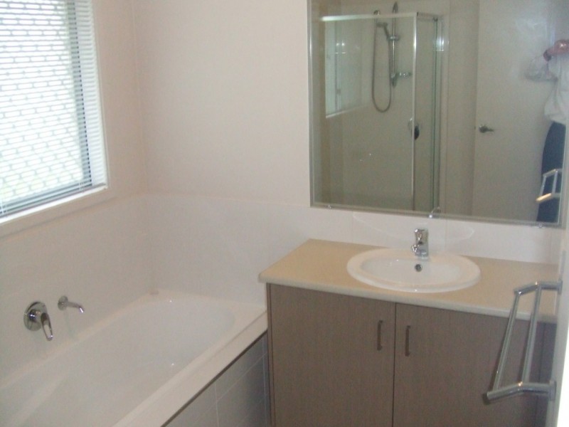 3 Lily Close, Kootingal NSW 2352