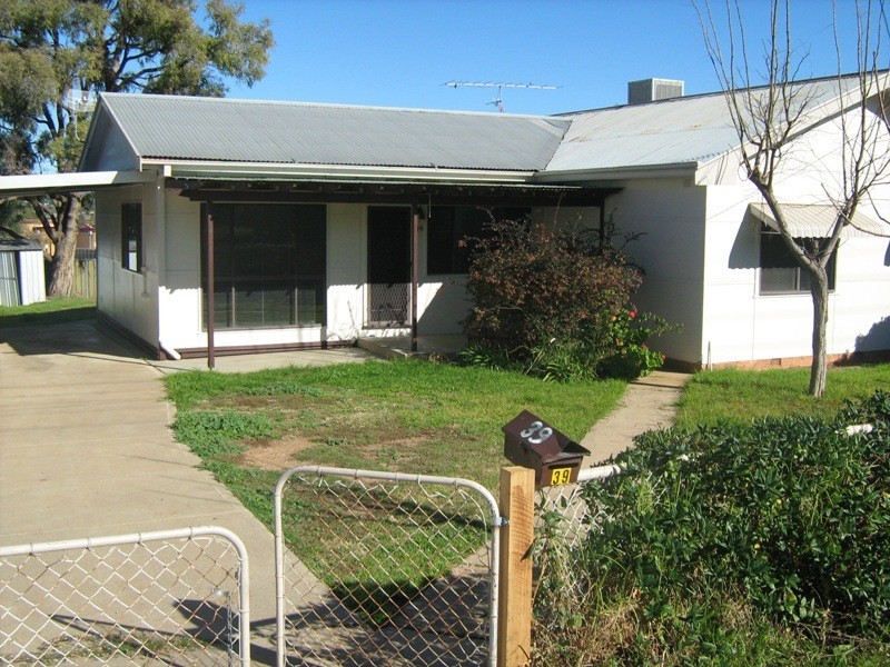 39 Byrnes Ave,, Tamworth NSW 2340