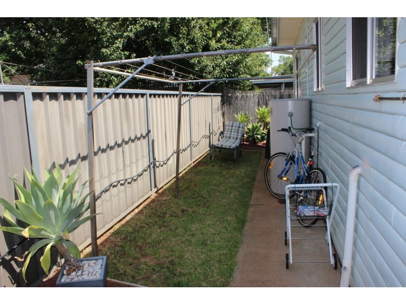 Units 1 and 3, 1 Elizabeth Street, Tamworth NSW 2340