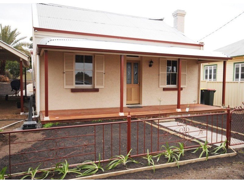 34 GIPPS STREET, Tamworth NSW 2340