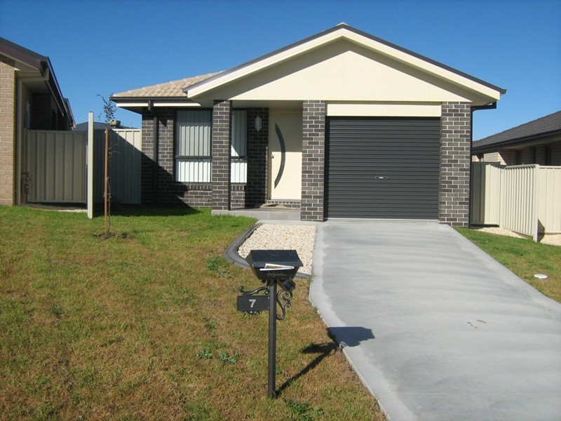 7 LILLY PILLY COURT, Tamworth NSW 2340