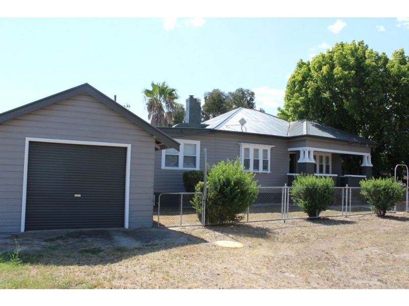 19 River Street, Kootingal NSW 2352