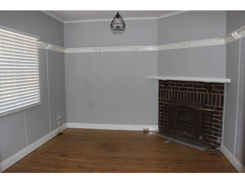 19 River Street, Kootingal NSW 2352