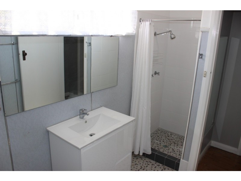 19 River Street, Kootingal NSW 2352