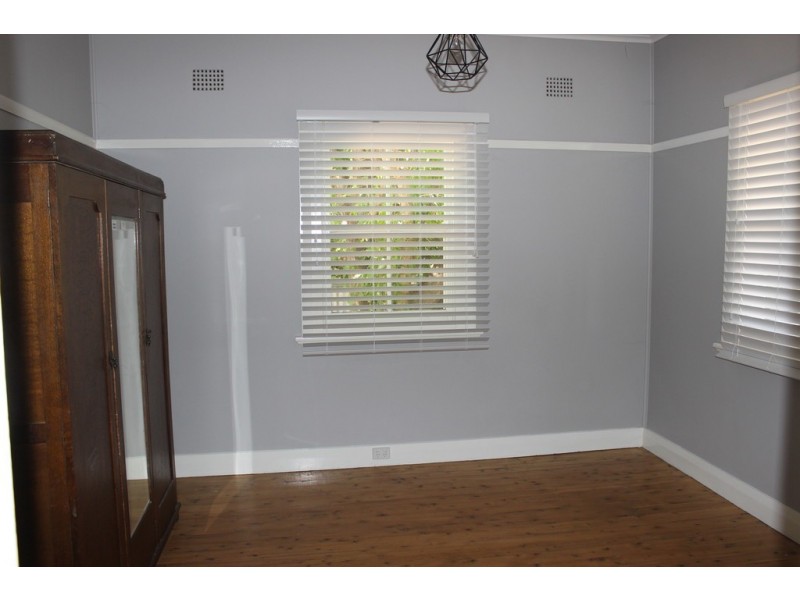 19 River Street, Kootingal NSW 2352