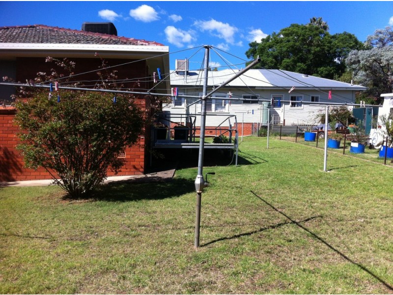 2/65 Bourke Street, Tamworth NSW 2340