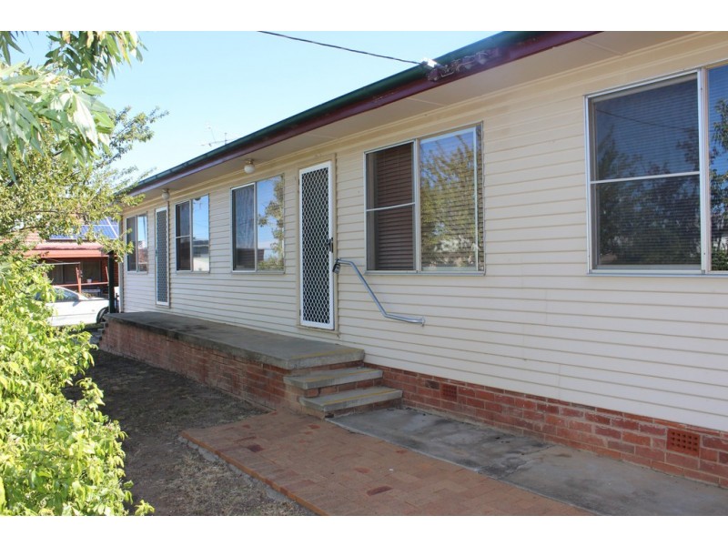 2/77 King Steet, Tamworth NSW 2340