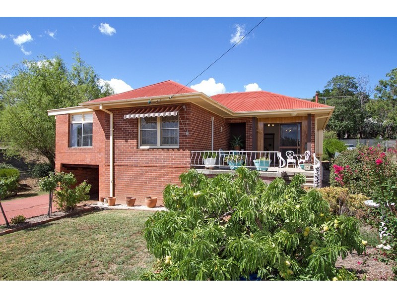 120 RAWSON AVENUE, Tamworth NSW 2340