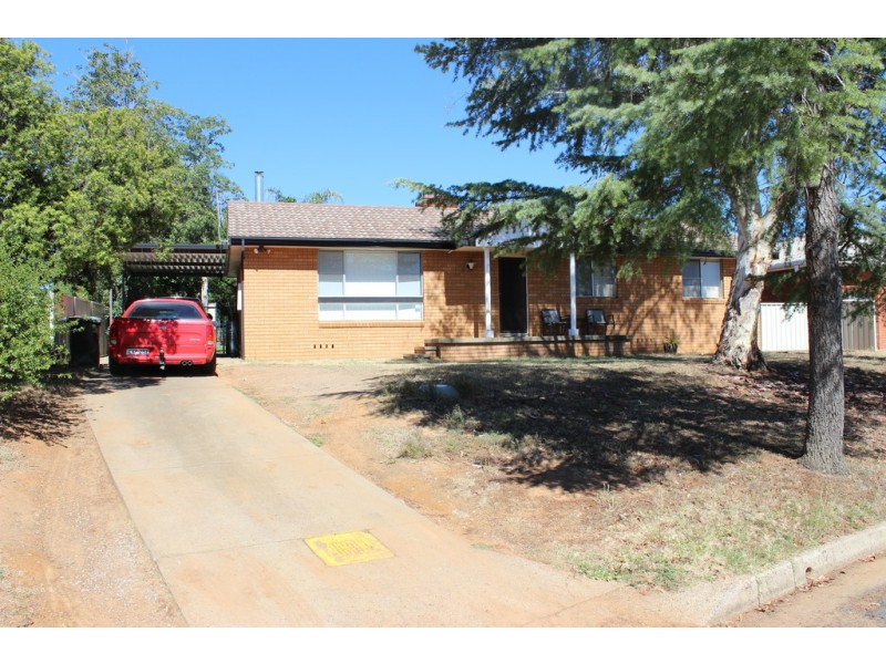 9 Waree Drive, Tamworth NSW 2340