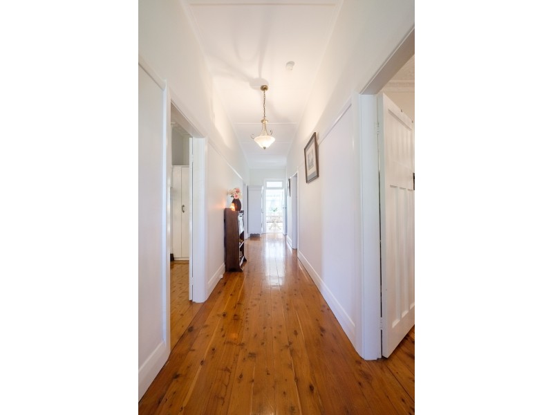 176 Carthage Street, Tamworth NSW 2340