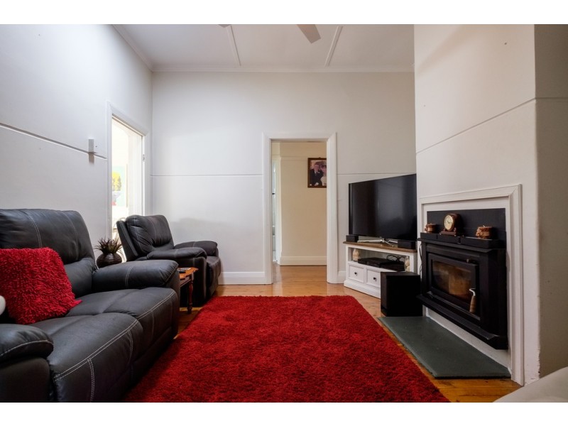 176 Carthage Street, Tamworth NSW 2340