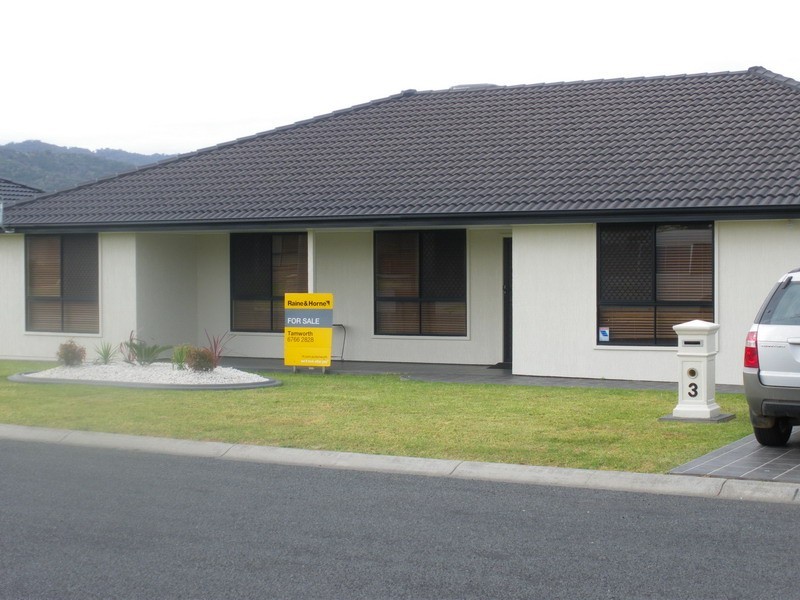 3 Acacia Place, Kootingal NSW 2352