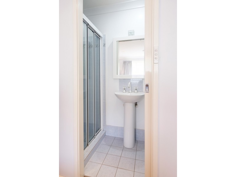 21 ROSEDALE AVENUE, Tamworth NSW 2340