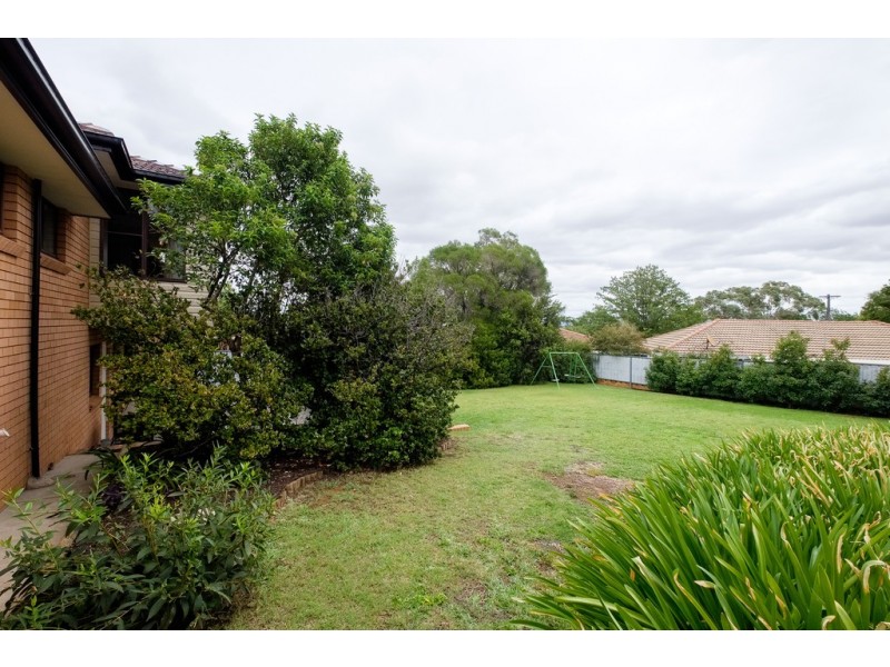 21 ROSEDALE AVENUE, Tamworth NSW 2340